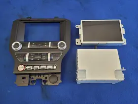 594.fd1i23 Ford 2023 Mustang Gt S550 Sync 3 Receiver No Nav Audio Face Plate Scratch 2648 594.fd1i23 Ford 2023 Mustang Gt S550 Sync 3 Receiver No Nav Audio Face Plate Scratch 2648