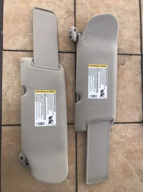 15116373 Gmc 2002 - 2006 Chevy Silverado Sierra Sun Visor Set Oem Gray