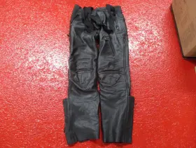 98524-0svm Harley-davidson Fxrg Mens Leather Riding Pants Armored With Suspenders