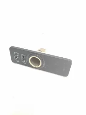 Cpla19c166cb Land Rover 2015 Aux Interface System Socket Usb 28373818 Oem