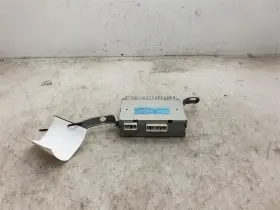 86100-33010 Lexus 661.le1h00 Audio Equipment Radio Amplifier 97-01 Es300