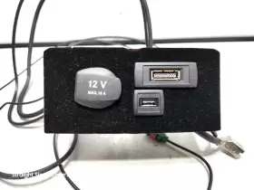 2188210311 Mercedes-benz 12-18 Oem W218 Cls550 Usb Port Multimedia Interface Outlet Unit