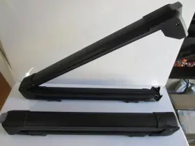 7324b Thule Snowpack Medium Black Ski/snowboard Roof Rack Only
