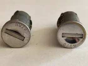 N070 Thule Lock Cylinders Pair Lot Of 2 Fair Condition Fast Shipping