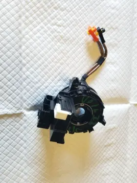 261.to1m14 Toyota 12 13 14 15 16 17 18 Prius V Clock Spring Oem