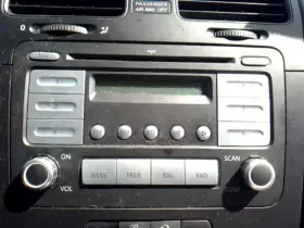 Am-fm-cd-mp3 Volkswagen 1k0057161a Audio Equipment Radio Receiver Fits 06-07 Jetta 13005576