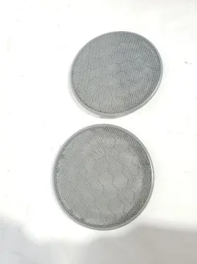 299.vw1403 Volkswagen 2003 Eurovan Oem Pair Front Speaker Covers 1 Crack