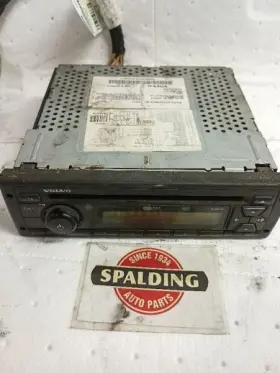 638.vohc11 Volvo 21461298 Vnl Am Fm Cd Radio 10579335